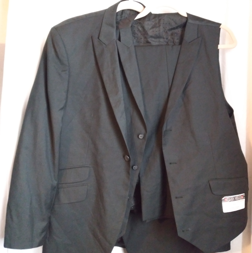 3 PIECE ENGLISH LAUNDRY BLACK SUIT